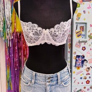 Vintage Frederick's of Hollywood White lace bra with floral details